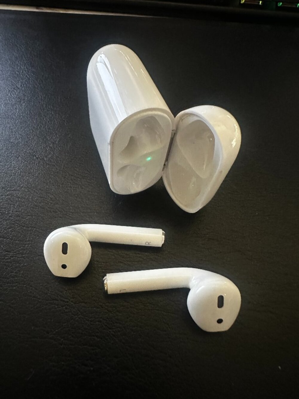 Apple AirPods 2nd Generation with Charging Case